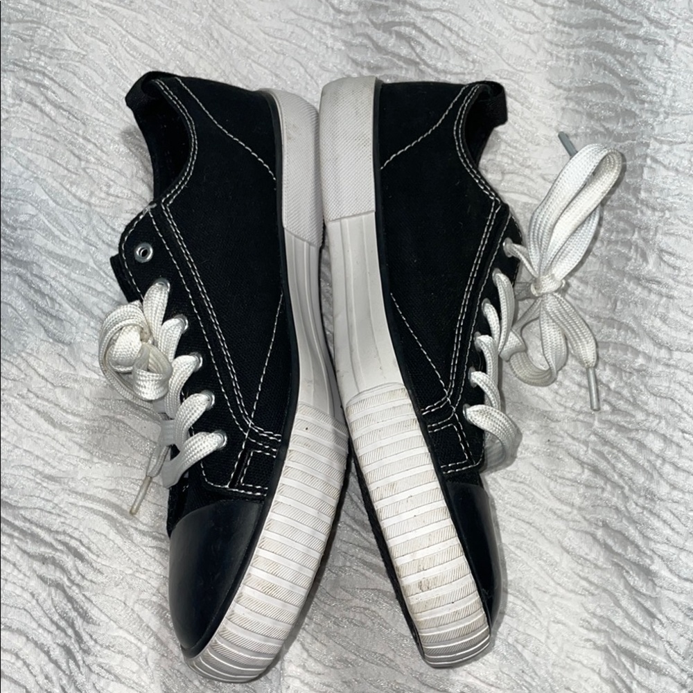 Levi's  Sneakers women size 7 - Picture 6 of 6